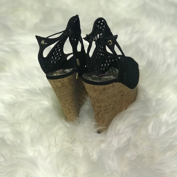 Laser cut cork wedge - Picture 5 of 5